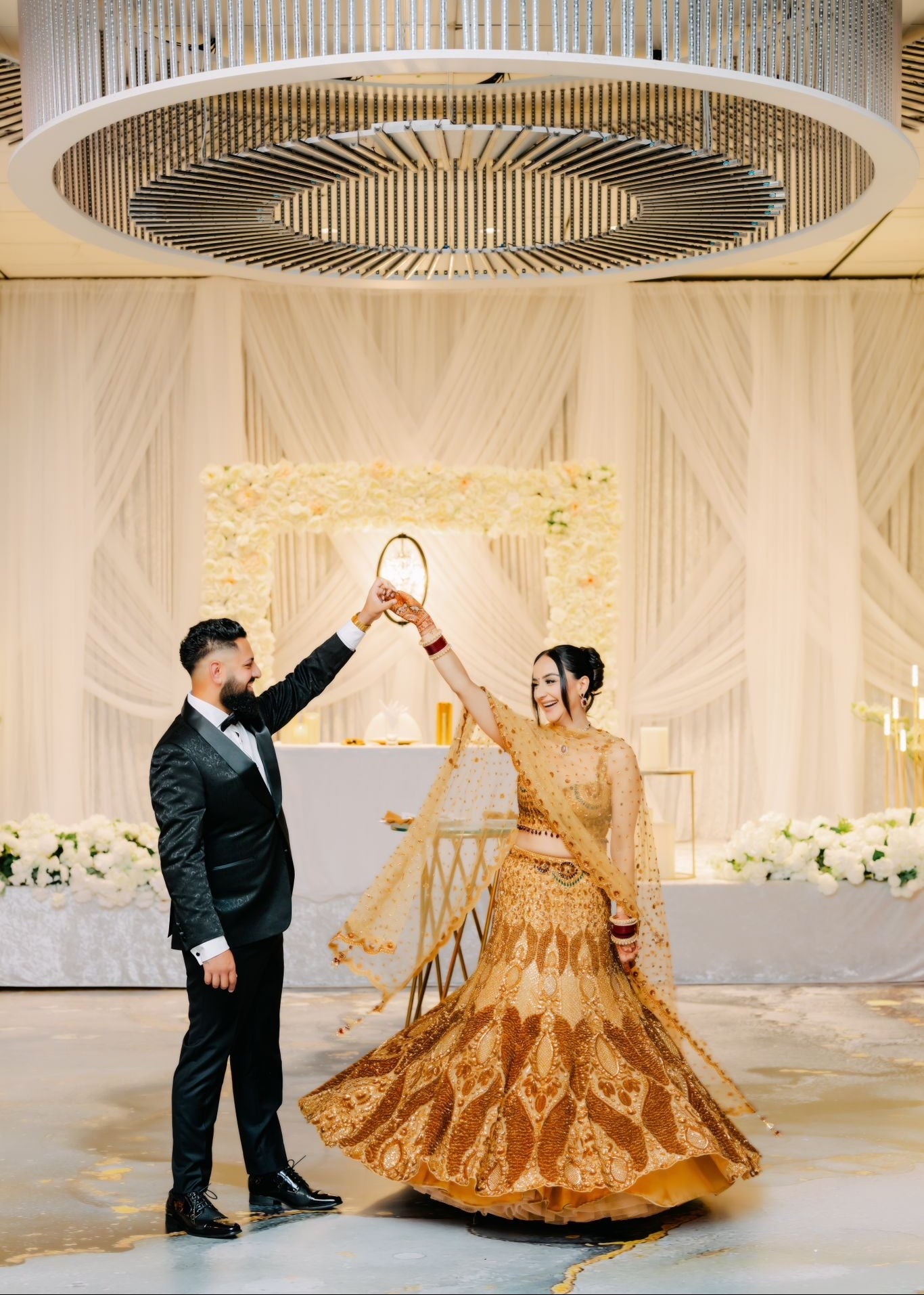 Sunehri Noor Lehenga